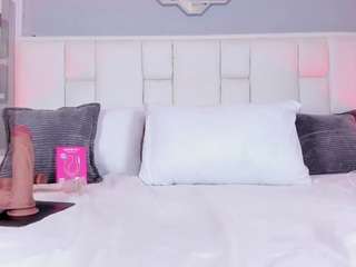 KataThonpson live webcam show