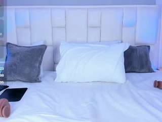 KataThonpson live webcam show