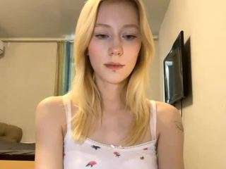 melonietrent live webcam show