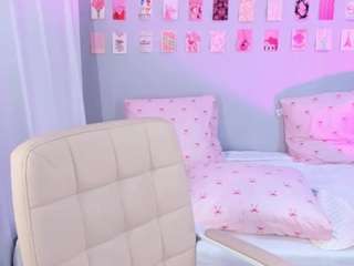 Alexis-James live cam