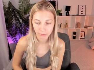laurapurr live webcam show