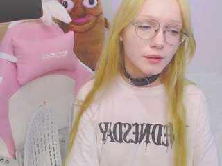 le modèle cut1ecut1e est en webcam porno dans un show sur le site camsoda, il possède les tags suivants: ahegao,skinny,longhair,milk,mistress,no smoking,nonnude,pantyhose,stockings,glasses,student,sweet,tease,teen (18+),tiny tits,tittyfuck,young adult,anime,goddess,foot fetish