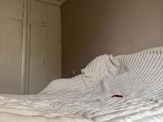 nellatays Live Webcam on CamSoda