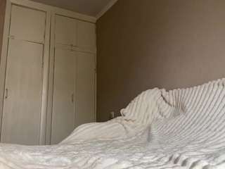 NellaTays live cam preview