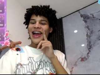 Matiwhottx live cam preview