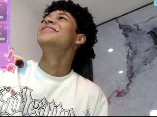 Matiwhottx live cam preview