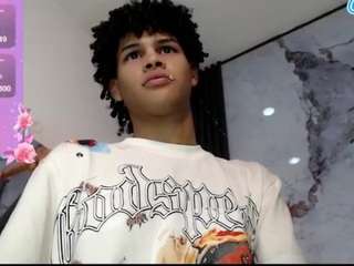 Matiwhottx live cam preview