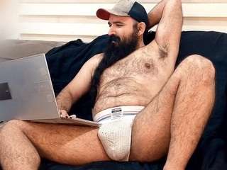 bearded-smoker Sex Cam Show