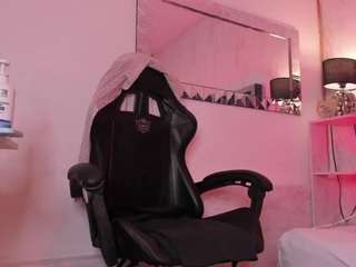 Live cam show with CamiloSeed