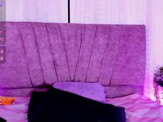 Emilie-Joness1 live webcam show