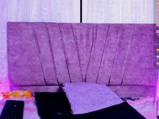Emilie-Joness1 live webcam show