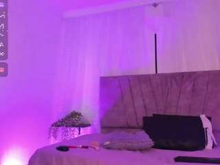 emilie-joness1's live room