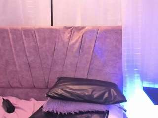 Emilie-Joness1 live cam preview