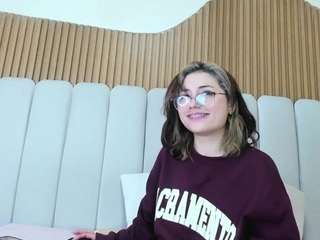 EveAura live cam preview