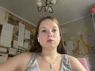 le modèle mindiwinchell est en webcam porno dans un show sur le site camsoda, il possède les tags suivants: ahegao,solo,pov,public,pussy,sex toys,sexting,sexy,shower,skinny,spank,oil,squirter,strip,striptease,tattoos,tease,teen 18,twerk,wet