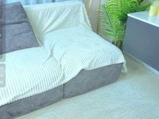 Shariceniess's cam show statistics and live stream