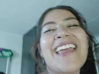 Amberhotworsted's cam show statistics and live stream