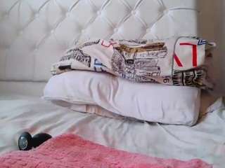 AmberHotWorsted live cam preview