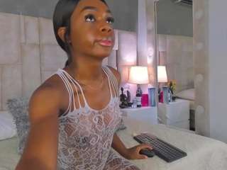 isis-brown Live Webcam on CamSoda