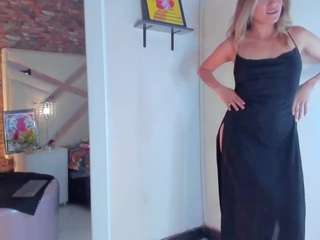 lucy-davies live webcam show
