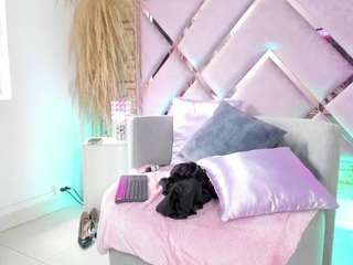 lucy-davies live cam preview