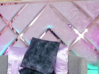 lucy-davies live cam preview