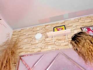 lucy-davies live cam preview