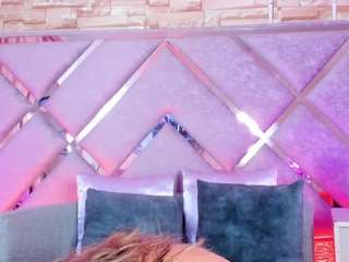 lucy-davies live cam preview