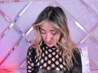 lucy-davies live cam preview