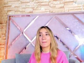 lucy-davies webcam model