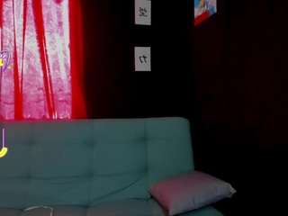 petite-mila's live room