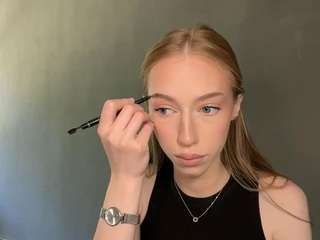 laraethurrell