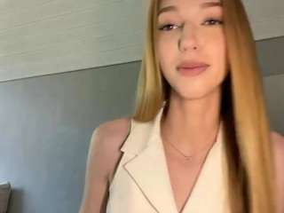 laraethurrell