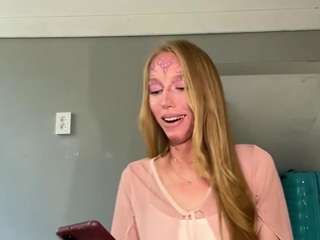 laraethurrell