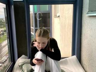 laraethurrell
