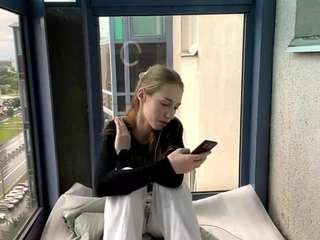 laraethurrell