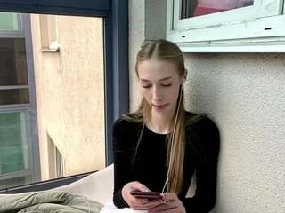 laraethurrell