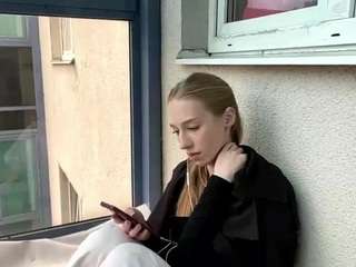 laraethurrell