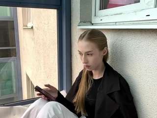 laraethurrell