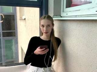 laraethurrell