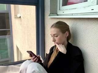 laraethurrell