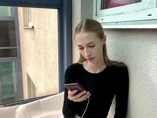 laraethurrell