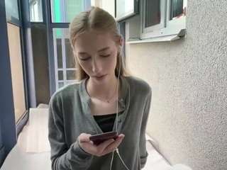 laraethurrell