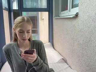 laraethurrell