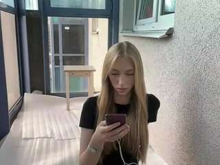 laraethurrell