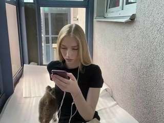 laraethurrell