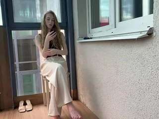 laraethurrell