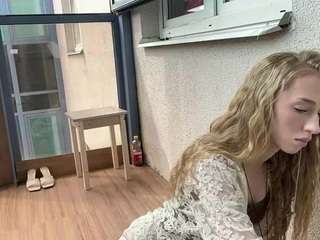 laraethurrell