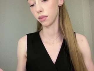 laraethurrell's live room