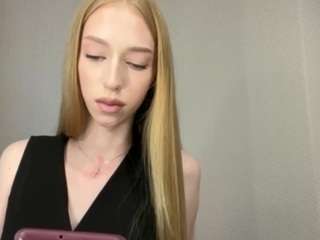 laraethurrell live profile